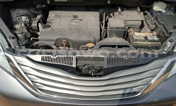 Acheter Occasion Voiture Toyota Sienna Noir à Abomey, Benin Acheter Occasion Voiture Toyota Sienna Noir à Abomey, Benin