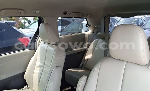 Acheter Occasion Voiture Toyota Sienna Noir à Abomey, Benin Acheter Occasion Voiture Toyota Sienna Noir à Abomey, Benin