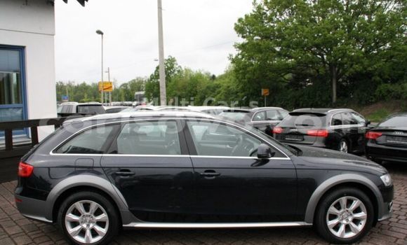 Acheter Import Voiture Audi A4 allroad Noir à Cotonou, Benin