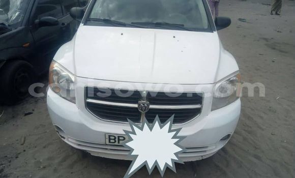 Sayi Na hannu Dodge Caliber White Mota in Cotonou a Benin