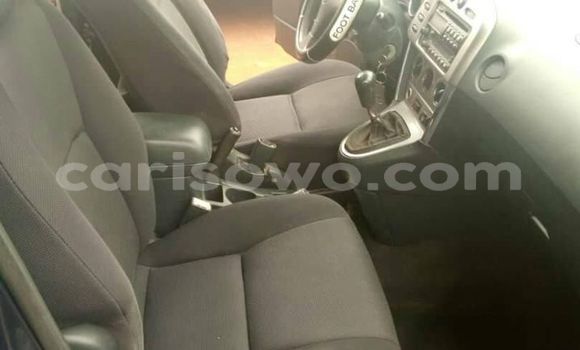 Acheter Occasion Voiture Pontiac Vibe Bleu à Cotonou, Benin Acheter Occasion Voiture Pontiac Vibe Bleu à Cotonou, Benin