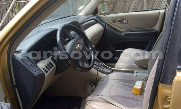 Acheter Occasion Voiture Toyota Highlander Marron à Cotonou, Benin Acheter Occasion Voiture Toyota Highlander Marron à Cotonou, Benin