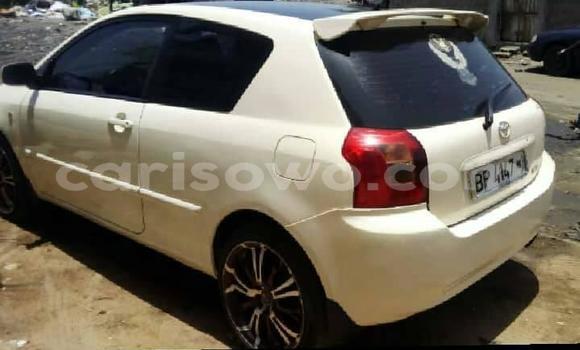 Acheter Occasion Voiture Toyota Corolla Blanc à Cotonou, Benin Acheter Occasion Voiture Toyota Corolla Blanc à Cotonou, Benin