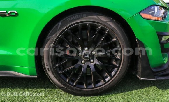 Acheter Import Voiture Ford Mustang Vert à Import - Dubai, Benin Acheter Import Voiture Ford Mustang Vert à Import - Dubai, Benin