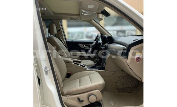 Sayi Imported Mercedes-Benz 190 White Mota in Import - Dubai a Benin Sayi Imported Mercedes-Benz 190 White Mota in Import - Dubai a Benin