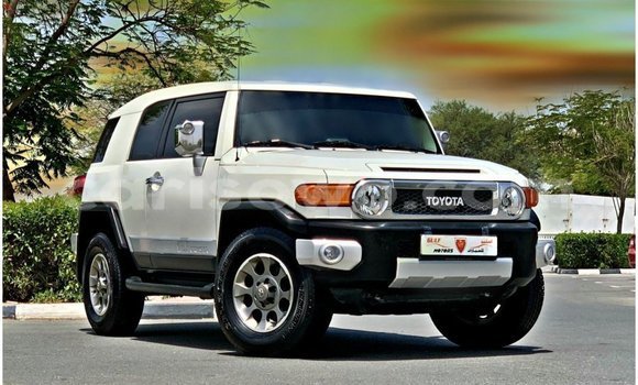 Acheter Import Voiture Toyota FJ Cruiser Blanc à Import - Dubai, Benin