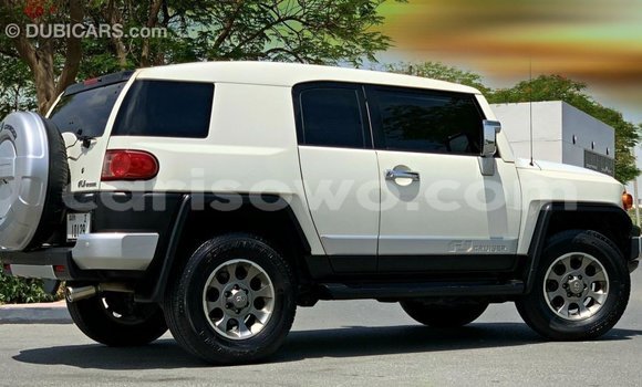 Buy Import Toyota FJ Cruiser White Car in Import - Dubai in Benign Buy Import Toyota FJ Cruiser White Car in Import - Dubai in Benign