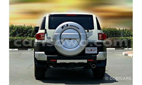 Buy Import Toyota FJ Cruiser White Car in Import - Dubai in Benign Buy Import Toyota FJ Cruiser White Car in Import - Dubai in Benign