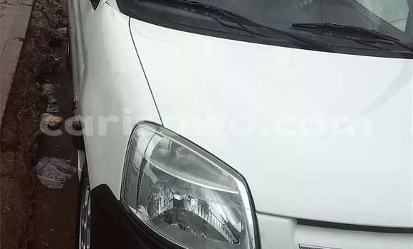 Ra Àlòkù Citroen 2CV funfun Ọkọ̀ in Savalou ni Benin Ra Àlòkù Citroen 2CV funfun Ọkọ̀ in Savalou ni Benin