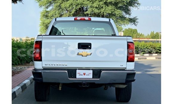 Sayi Imported Chevrolet Silverado White Mota in Import - Dubai a Benin Sayi Imported Chevrolet Silverado White Mota in Import - Dubai a Benin