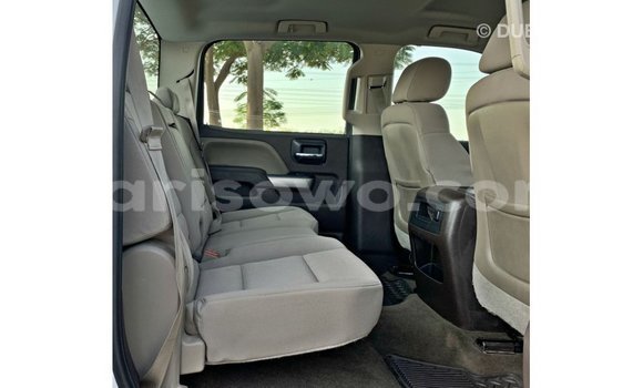 Sayi Imported Chevrolet Silverado White Mota in Import - Dubai a Benin Sayi Imported Chevrolet Silverado White Mota in Import - Dubai a Benin