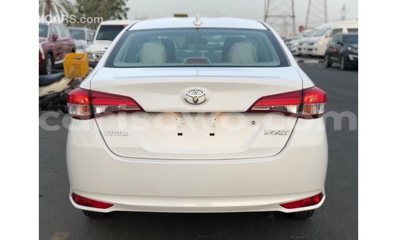 Ra Imported Toyota DA funfun Ọkọ̀ akẹ́rù ńlá in Import - Dubai ni Benin Ra Imported Toyota DA funfun Ọkọ̀ akẹ́rù ńlá in Import - Dubai ni Benin