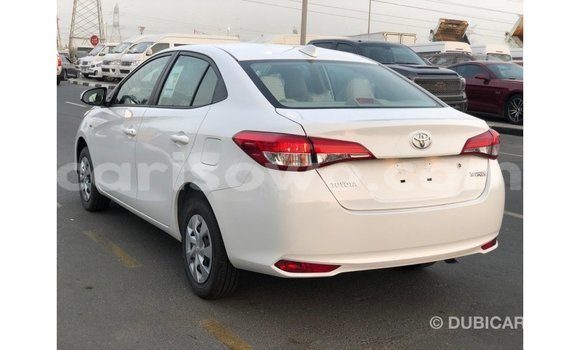 Ra Imported Toyota DA funfun Ọkọ̀ akẹ́rù ńlá in Import - Dubai ni Benin Ra Imported Toyota DA funfun Ọkọ̀ akẹ́rù ńlá in Import - Dubai ni Benin