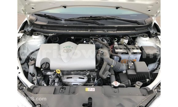 Ra Imported Toyota DA funfun Ọkọ̀ akẹ́rù ńlá in Import - Dubai ni Benin Ra Imported Toyota DA funfun Ọkọ̀ akẹ́rù ńlá in Import - Dubai ni Benin