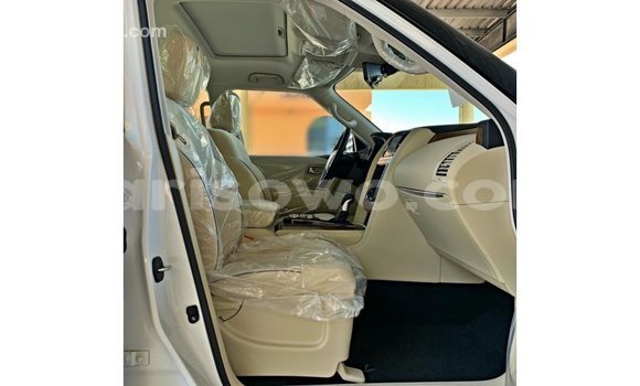 Sayi Imported Nissan Patrol White Mota in Import - Dubai a Benin Sayi Imported Nissan Patrol White Mota in Import - Dubai a Benin