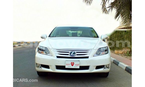 Sayi Imported Lexus LS White Mota in Import - Dubai a Benin Sayi Imported Lexus LS White Mota in Import - Dubai a Benin