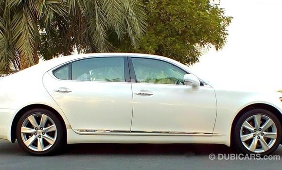 Sayi Imported Lexus LS White Mota in Import - Dubai a Benin Sayi Imported Lexus LS White Mota in Import - Dubai a Benin