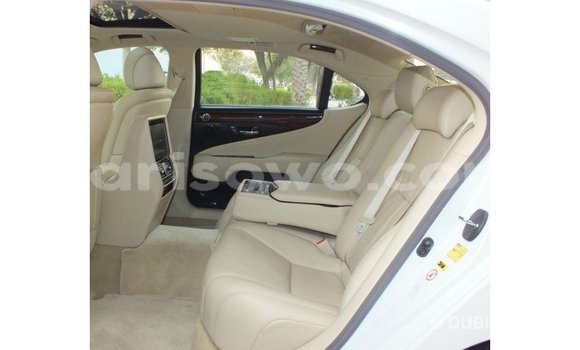 Sayi Imported Lexus LS White Mota in Import - Dubai a Benin Sayi Imported Lexus LS White Mota in Import - Dubai a Benin