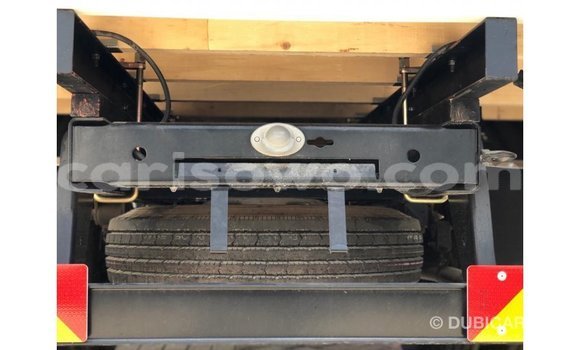 Sayi Imported Mitsubishi Carisma White Mota in Import - Dubai a Benin Sayi Imported Mitsubishi Carisma White Mota in Import - Dubai a Benin