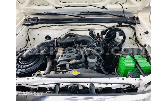 Acheter Import Voiture Toyota Fortuner Blanc à Import - Dubai, Benin Acheter Import Voiture Toyota Fortuner Blanc à Import - Dubai, Benin