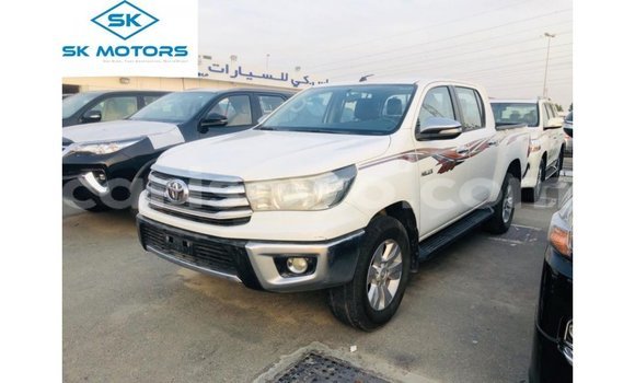 Acheter Import Voiture Toyota Hilux Blanc à Import - Dubai, Benin
