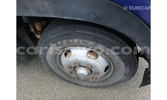 Acheter Import Utilitaire Nissan Evalia Bleu à Import - Dubai, Benin Acheter Import Utilitaire Nissan Evalia Bleu à Import - Dubai, Benin