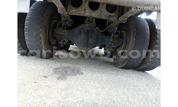 Acheter Import Utilitaire Nissan Evalia Bleu à Import - Dubai, Benin Acheter Import Utilitaire Nissan Evalia Bleu à Import - Dubai, Benin