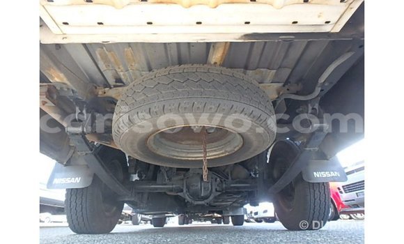 Acheter Import Voiture Nissan Caravan Blanc à Import - Dubai, Benin Acheter Import Voiture Nissan Caravan Blanc à Import - Dubai, Benin