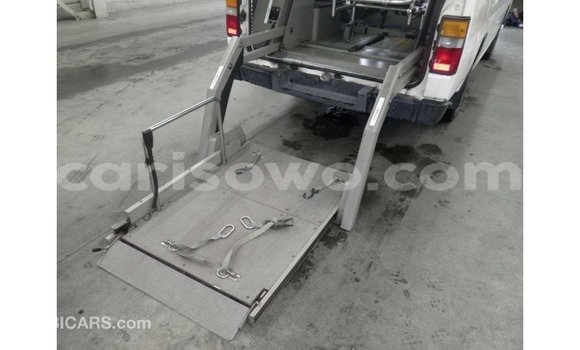 Acheter Import Voiture Nissan Caravan Blanc à Import - Dubai, Benin Acheter Import Voiture Nissan Caravan Blanc à Import - Dubai, Benin