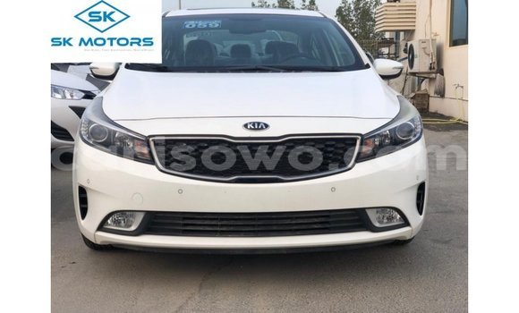 Ra Imported Kia Cerato funfun Ọkọ̀ in Import - Dubai ni Benin