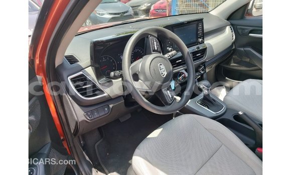 Acheter Import Voiture Kia Carens Autre à Import - Dubai, Benin Acheter Import Voiture Kia Carens Autre à Import - Dubai, Benin