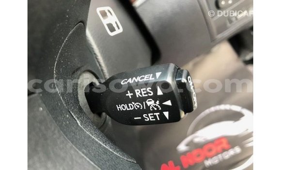 Acheter Import Voiture Toyota Land Cruiser Blanc à Import - Dubai, Benin Acheter Import Voiture Toyota Land Cruiser Blanc à Import - Dubai, Benin