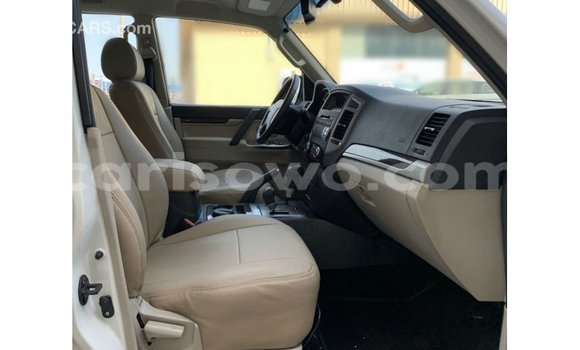 Sayi Imported Mitsubishi Pajero White Mota in Import - Dubai a Benin Sayi Imported Mitsubishi Pajero White Mota in Import - Dubai a Benin