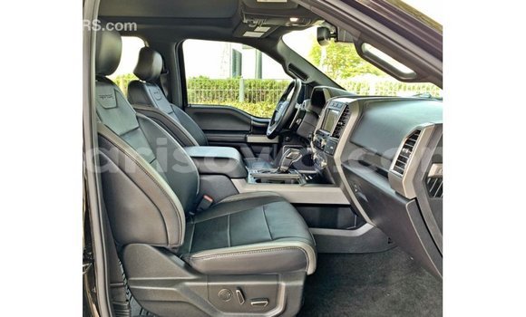 Acheter Import Voiture Ford Club Wagon Noir à Import - Dubai, Benin Acheter Import Voiture Ford Club Wagon Noir à Import - Dubai, Benin