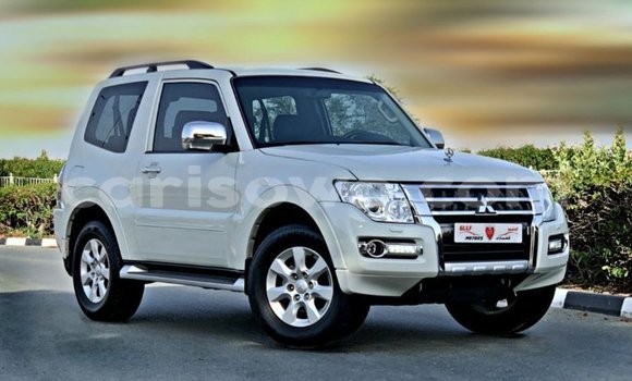 Buy Import Mitsubishi Pajero White Car in Import - Dubai in Benign