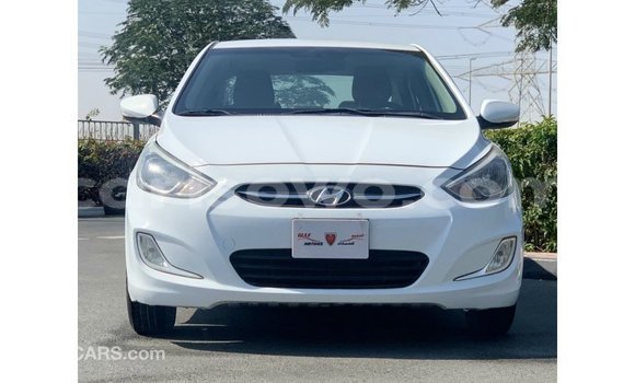 Sayi Imported Hyundai Accent White Mota in Import - Dubai a Benin Sayi Imported Hyundai Accent White Mota in Import - Dubai a Benin
