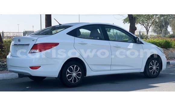 Sayi Imported Hyundai Accent White Mota in Import - Dubai a Benin Sayi Imported Hyundai Accent White Mota in Import - Dubai a Benin