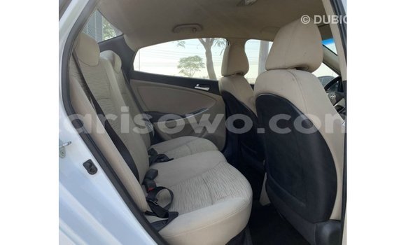 Sayi Imported Hyundai Accent White Mota in Import - Dubai a Benin Sayi Imported Hyundai Accent White Mota in Import - Dubai a Benin