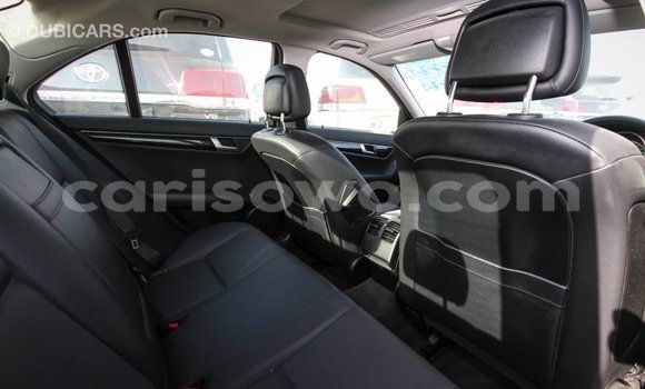 Acheter Import Voiture Mercedes-Benz 200 Blanc à Import - Dubai, Benin Acheter Import Voiture Mercedes-Benz 200 Blanc à Import - Dubai, Benin