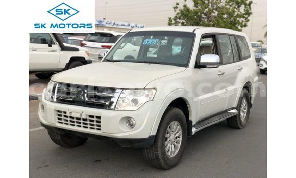 Buy Import Mitsubishi Pajero White Car in Import - Dubai in Benign