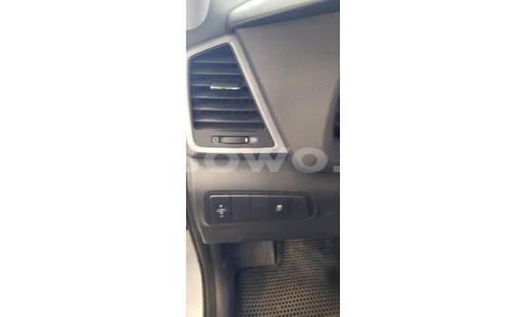 Acheter Import Voiture Hyundai Tucson Blanc à Import - Dubai, Benin Acheter Import Voiture Hyundai Tucson Blanc à Import - Dubai, Benin