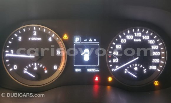 Acheter Import Voiture Hyundai Tucson Blanc à Import - Dubai, Benin Acheter Import Voiture Hyundai Tucson Blanc à Import - Dubai, Benin