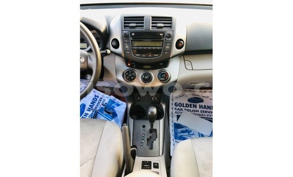 Ra Imported Toyota HiAce Red Ọkọ̀ akẹ́rù ńlá in Import - Dubai ni Benin Ra Imported Toyota HiAce Red Ọkọ̀ akẹ́rù ńlá in Import - Dubai ni Benin