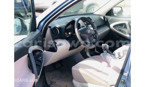 Acheter Import Utilitaire Toyota HiAce Bleu à Import - Dubai, Benin Acheter Import Utilitaire Toyota HiAce Bleu à Import - Dubai, Benin