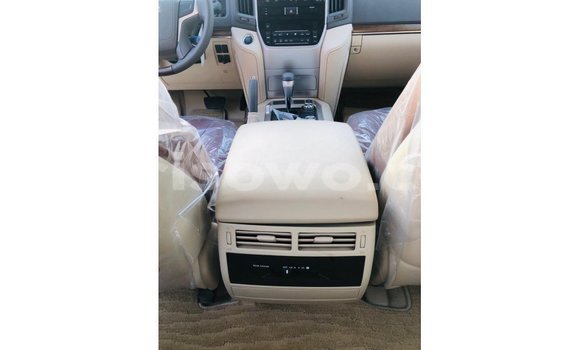 Acheter Import Voiture Toyota Land Cruiser Noir à Import - Dubai, Benin Acheter Import Voiture Toyota Land Cruiser Noir à Import - Dubai, Benin