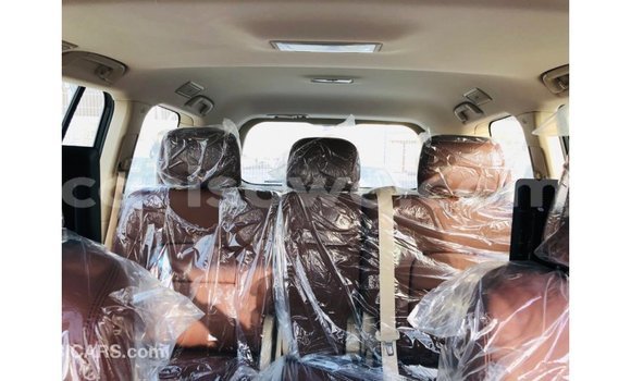 Acheter Import Voiture Toyota Land Cruiser Noir à Import - Dubai, Benin Acheter Import Voiture Toyota Land Cruiser Noir à Import - Dubai, Benin