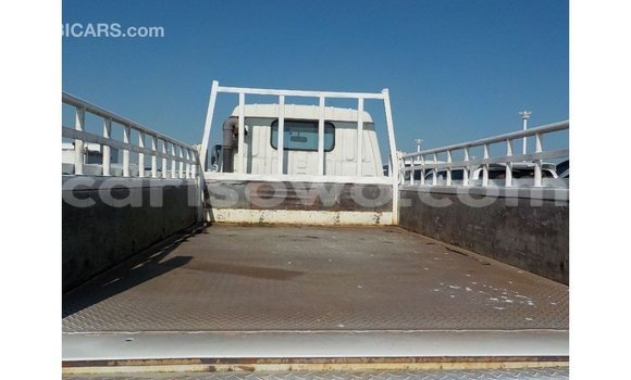 Sayi Imported Toyota Dyna White Babbar mota in Import - Dubai a Benin Sayi Imported Toyota Dyna White Babbar mota in Import - Dubai a Benin