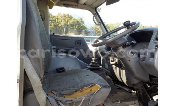 Sayi Imported Toyota Dyna White Babbar mota in Import - Dubai a Benin Sayi Imported Toyota Dyna White Babbar mota in Import - Dubai a Benin