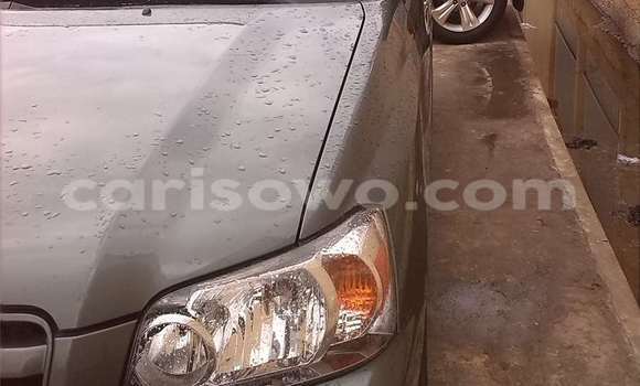 Sayi Na hannu Toyota Highlander Azurfa Mota in Porto Novo a Benin Sayi Na hannu Toyota Highlander Azurfa Mota in Porto Novo a Benin