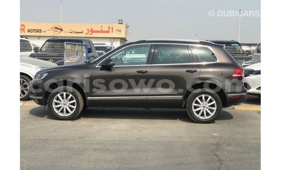 Sayi Imported Volkswagen Touareg Brown Mota in Import - Dubai a Benin Sayi Imported Volkswagen Touareg Brown Mota in Import - Dubai a Benin